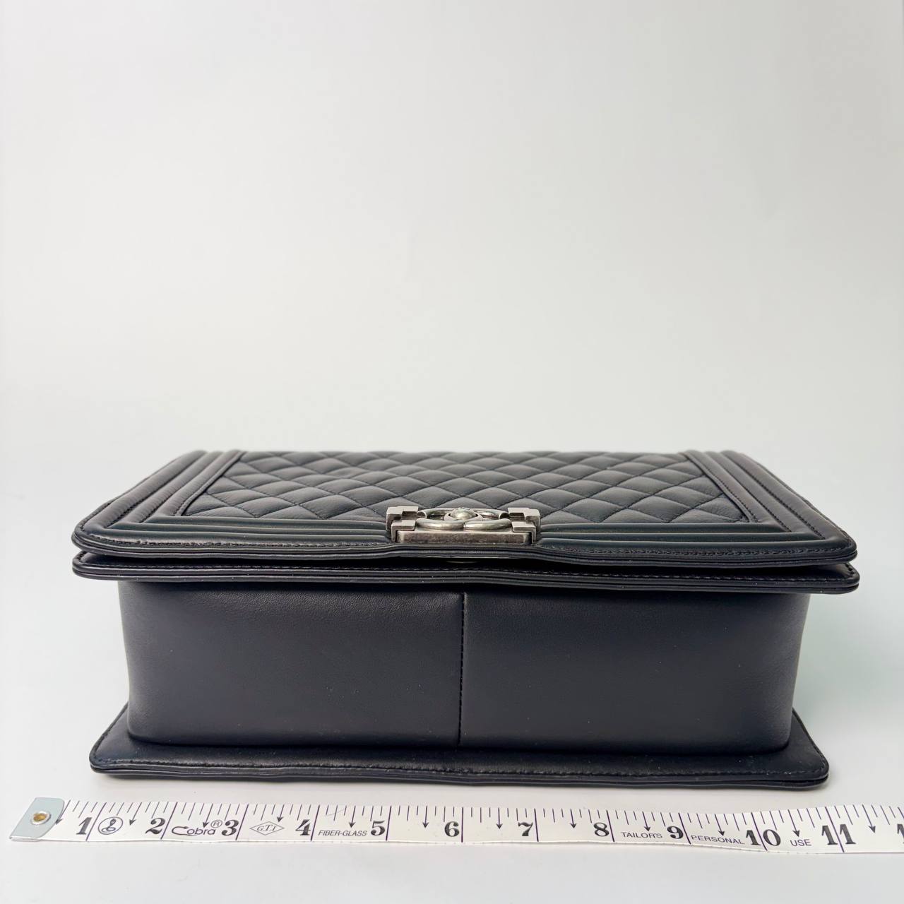 Caviar Quilted Medium Boy Flap black — view 2 of 4