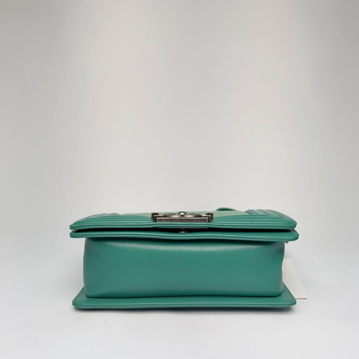 Chanel Boy Bag turquoise, base view in smooth leather