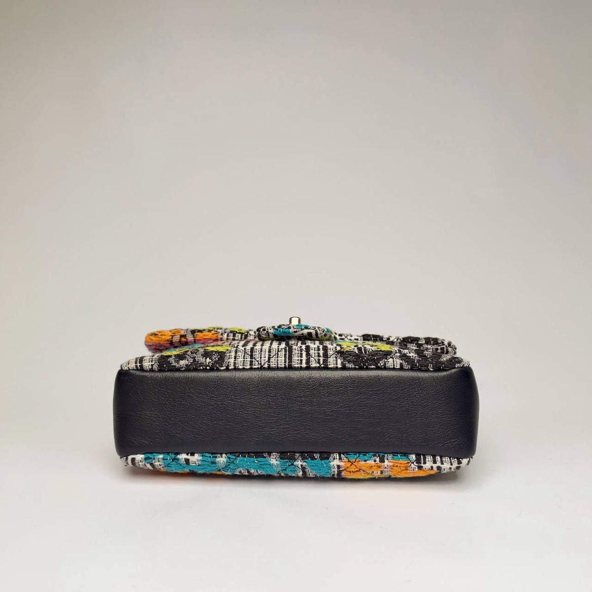 Chanel Easy Flap Bag multicolor tweed, base view in black leather
