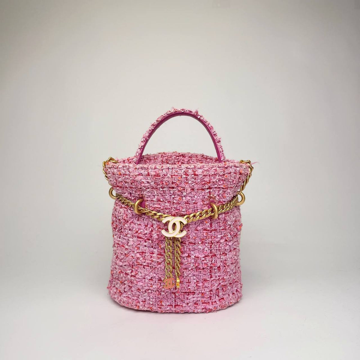 Chanel Tweed CC Bucket Bag with Chain in pink tweed with gold hardware, front view