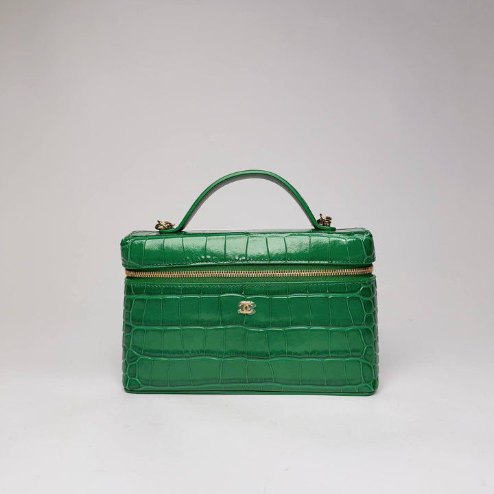 Chanel Slim Vanity Case with Chain in glossy green croc-pattern leather with gold hardware, front view