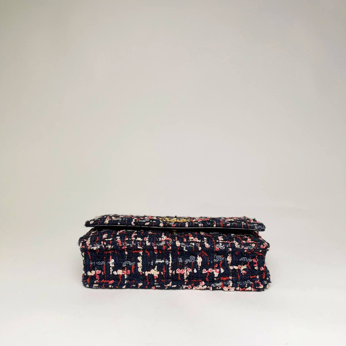 Chanel 19 Wallet on Chain navy tweed, base view