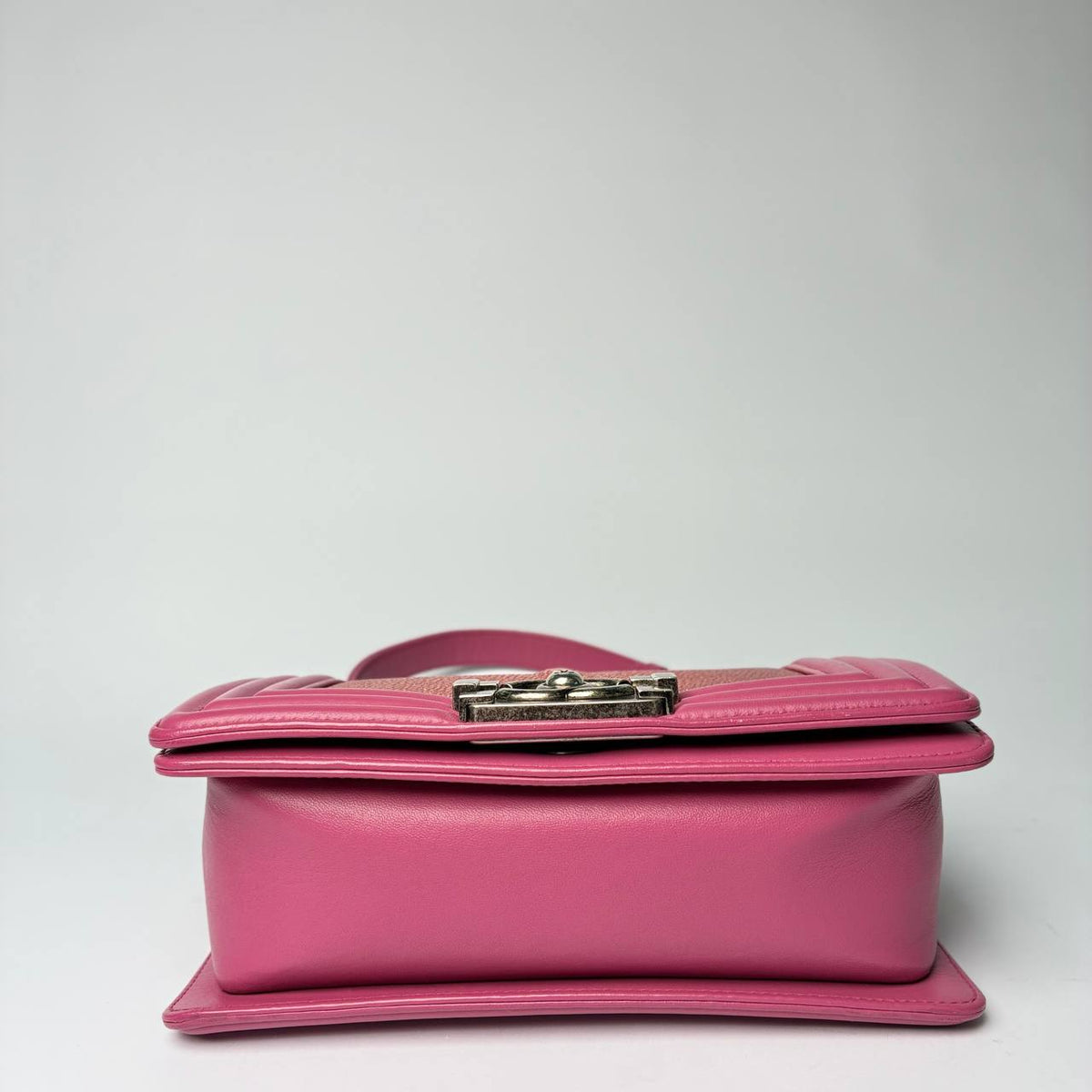Chanel Boy Bag pink galuchat, base view in smooth pink leather