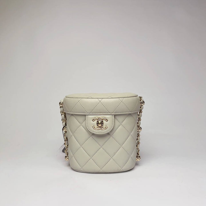 Chanel Mini Vanity Case with Chain in quilted leather with CC turnlock tab, front view