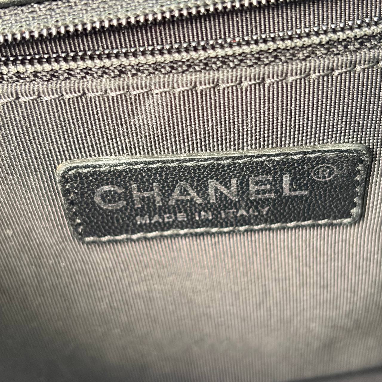 Caviar Quilted Medium Boy Flap black — view 4 of 4